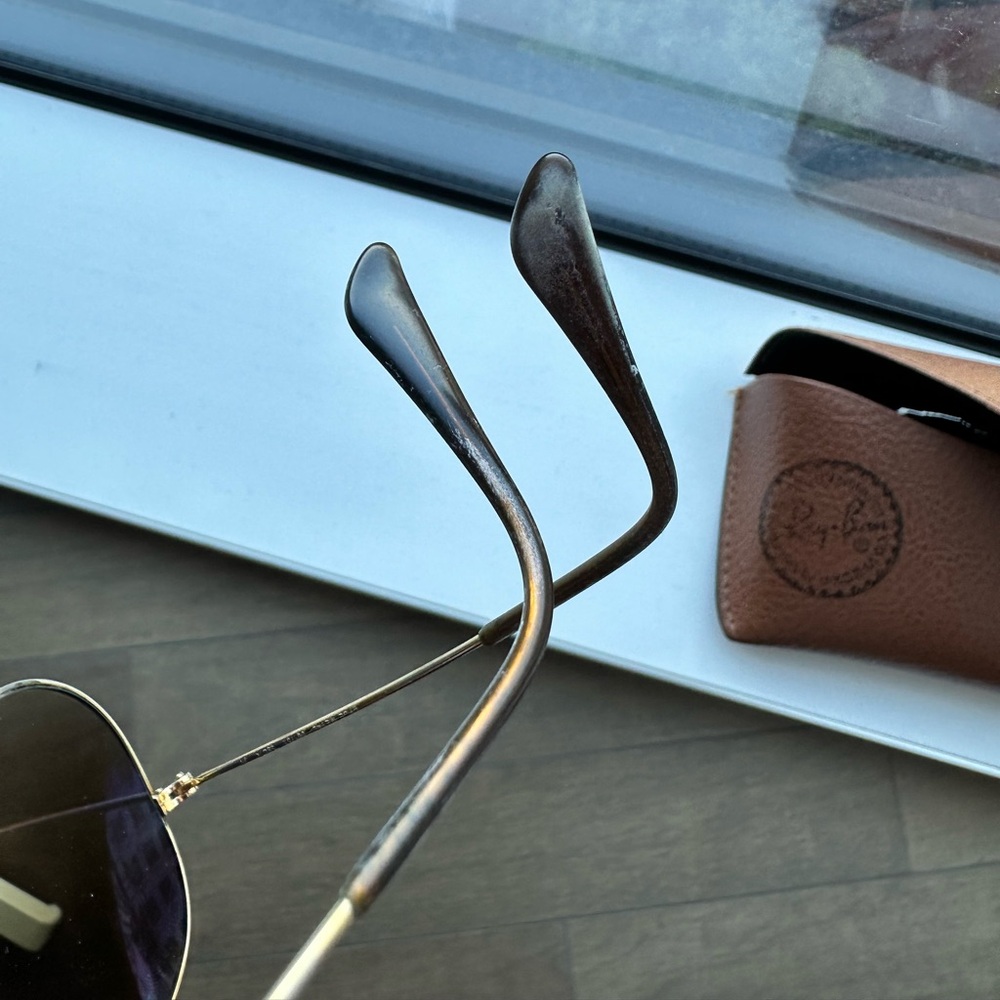 Ray-Ban Aviator Sunglasses with Tan Case and Cloth - Loved Condition - Picture 9 of 13
